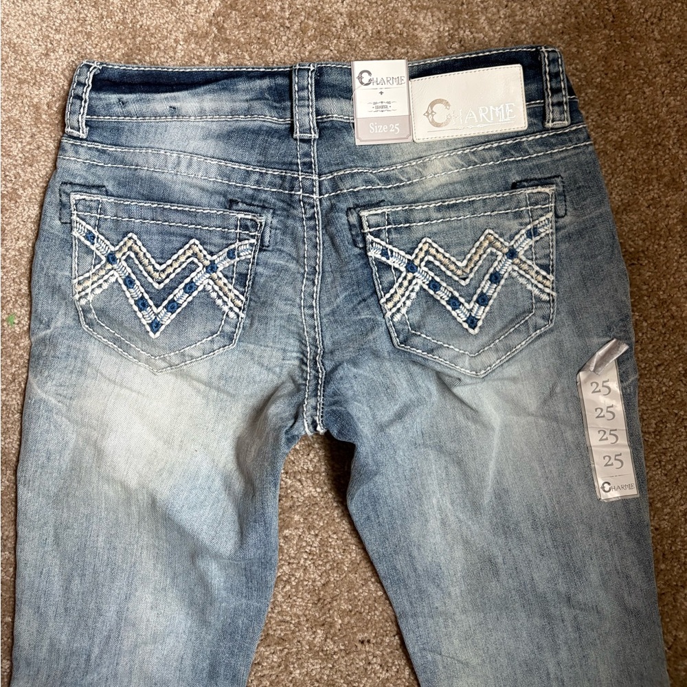 NWT Charme by Grace in La women’s capri jeans size 25